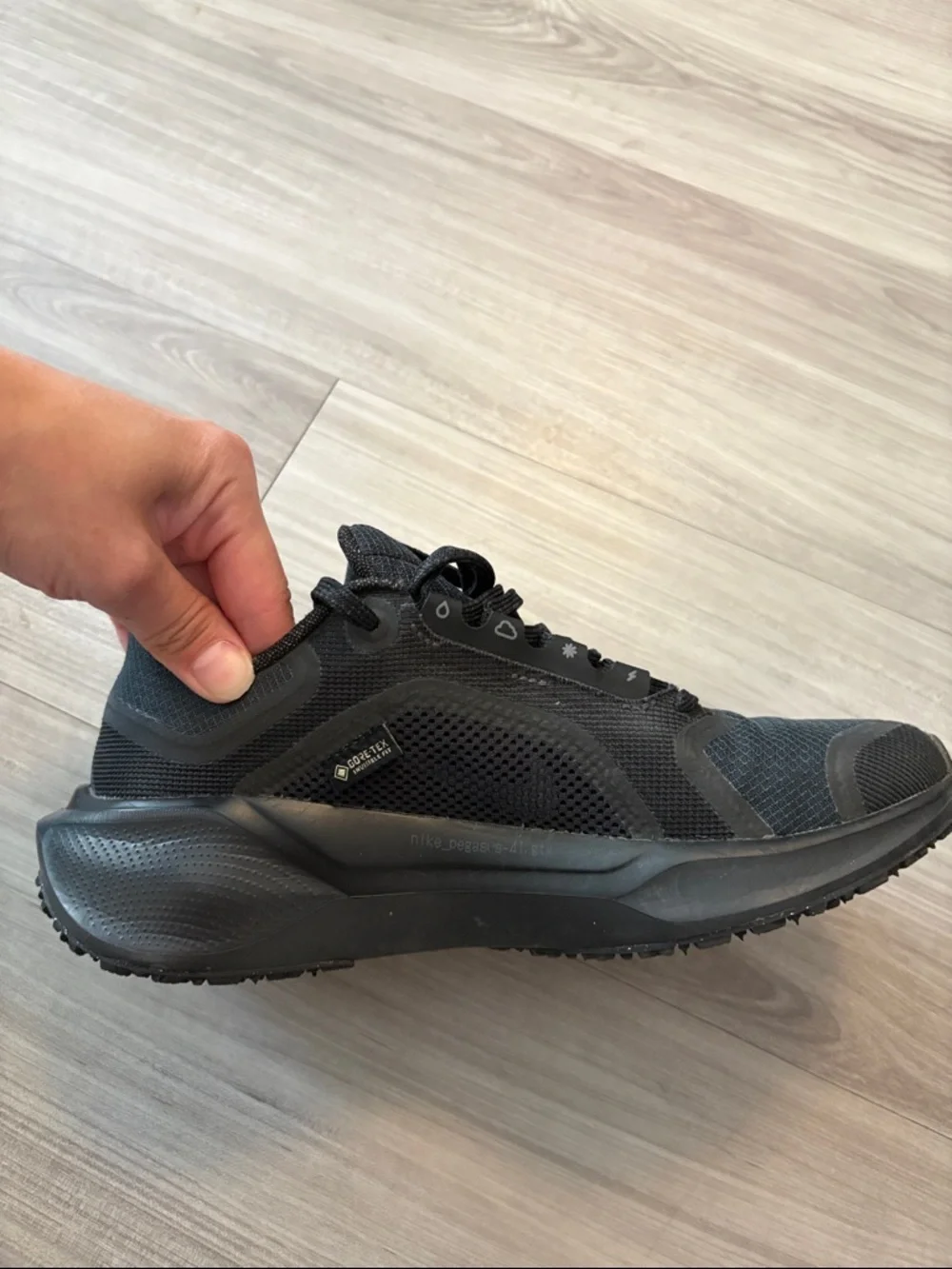 Women’s Nike Pegasus gore tek shoes - Picture 7 of 10